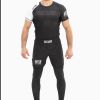 Ensemble ''Ranked MTSR'' No-Gi: Cet ensemble comprend :  1 Rashguard à manches courtes MTSR classé 1 short de grappling Hybrid Pro 1 pantalon de compression de combat Excellent ensemble pour le NO-GI  Photo 2